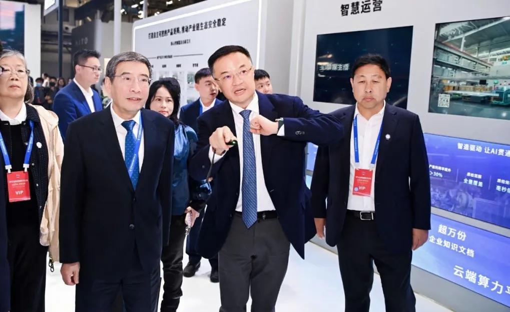 东风汽车：拥抱智能时代 共创未来汽车_中国国际新能源和智能网联汽车展览会